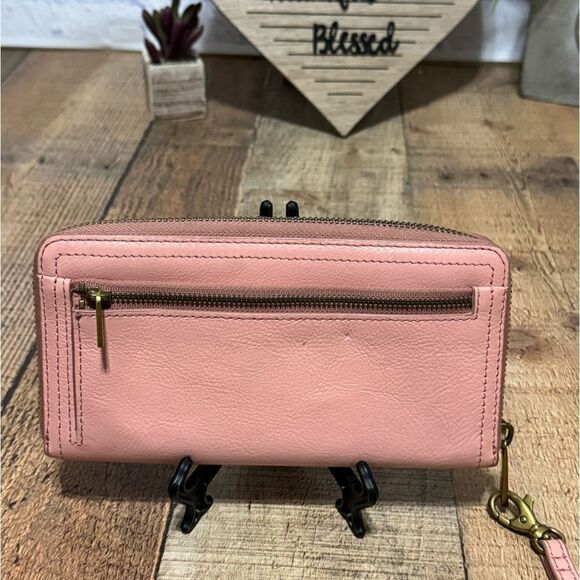 FOSSIL
Logan Leather RFID Zip Around Wallet Wristlet - Picture 3 of 10